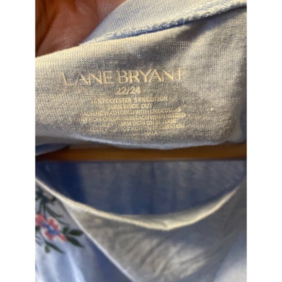 Lane Bryant Light Blue Floral Round Neck Asymmetrical Hem Top Sz 22 - Picture 6 of 7